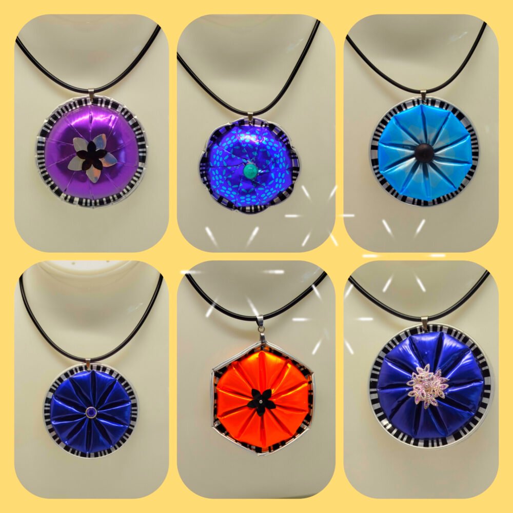 plusieurs modèles de collier avec gros pendentif Écoresponsables Élégants en capsules de café collier en caoutchouc noir fermoir mousqueton
