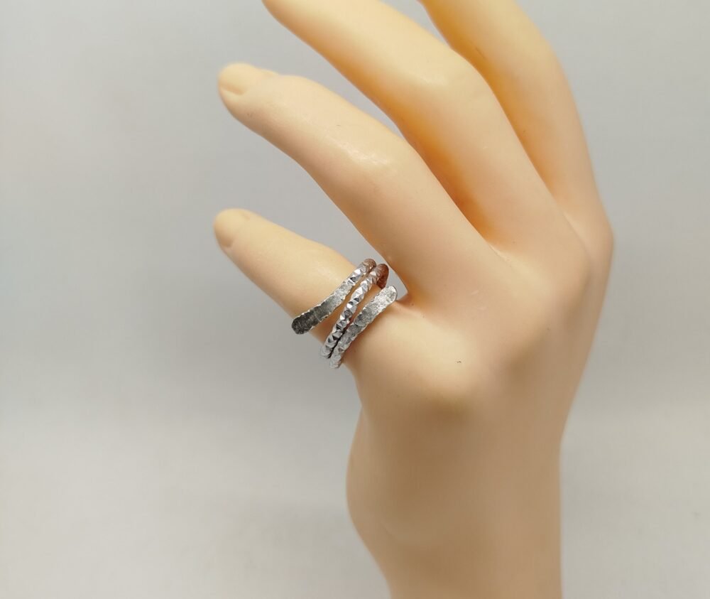 Bague argentée martelée