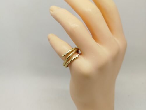 Bague en fil d'aluminium doré