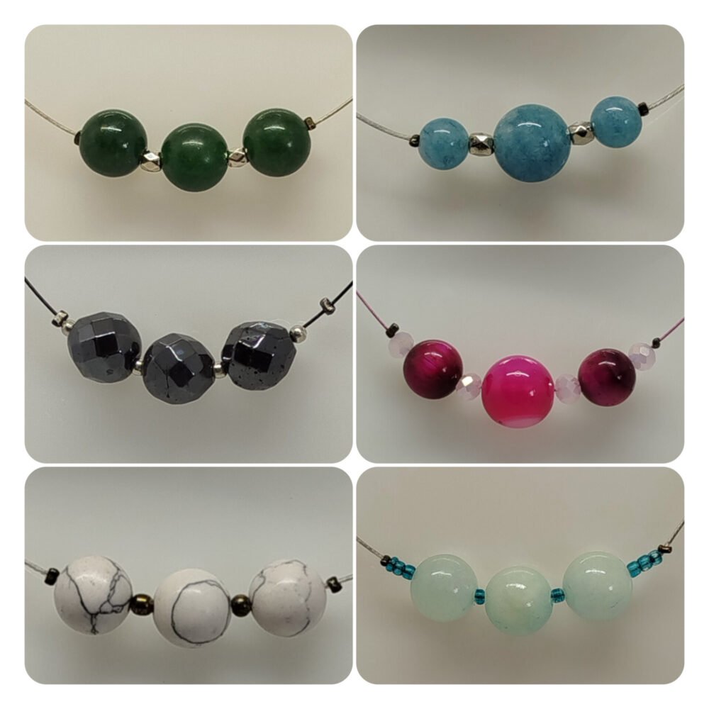 plusieurs colliers en pierres naturelles