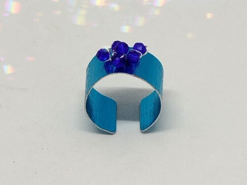 bague avec fil aluminium large turquoise avec perles