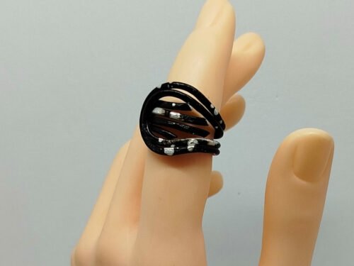 Bague Griffe Captivant et Originale en fil aluminium noir moucheté