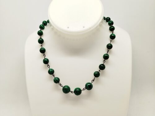 collier crée avec 23 belles pierres malachites vertes
