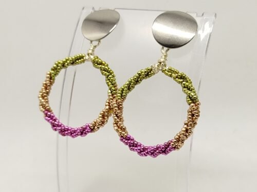 créoles colorées à petites perles de différentes couleurs clous d'oreilles argentés