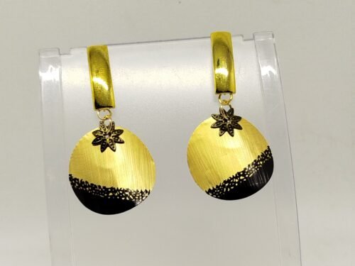 boucles d’oreilles en pétales de capsules de café doré et marron boucles d'oreilles en pétales de capsules de café doré et marron