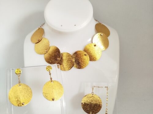 Ensemble Élégant: Collier Boucles d'Oreilles et Bracelet