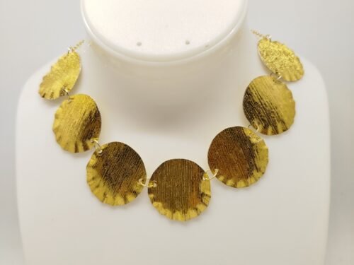 Ensemble intemporel de bijoux artisanaux, collier