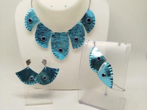 Un Incontournable dans Votre Collection, un Ensemble Bleu Clair