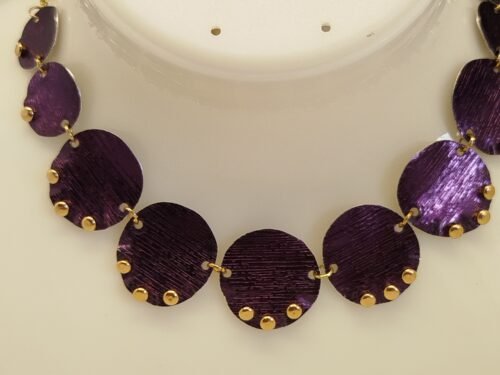 Parure faite main en aluminium aubergine et acier argenté, collier