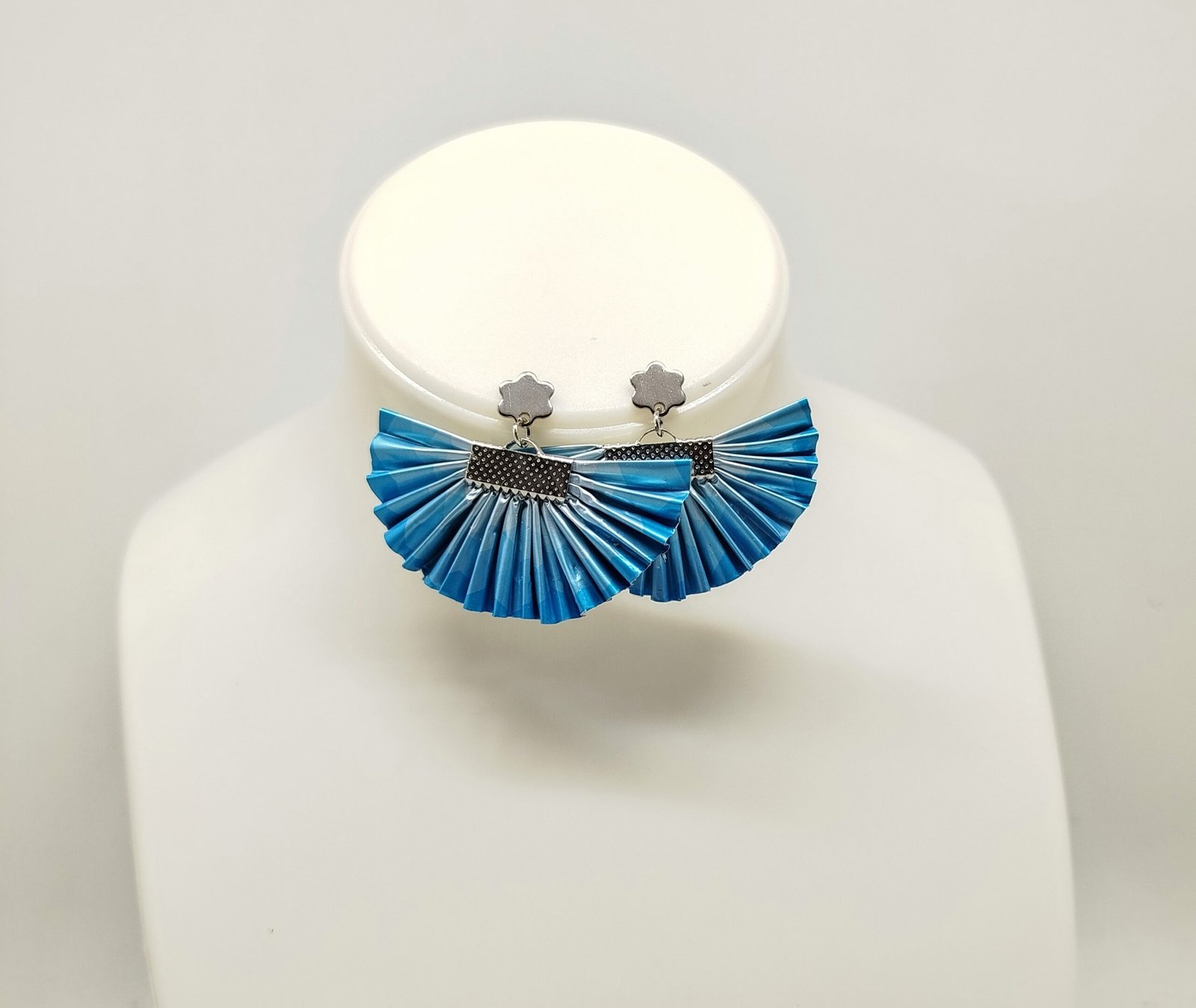 Boucles d'Oreilles Capsule Éventail bleu clair
