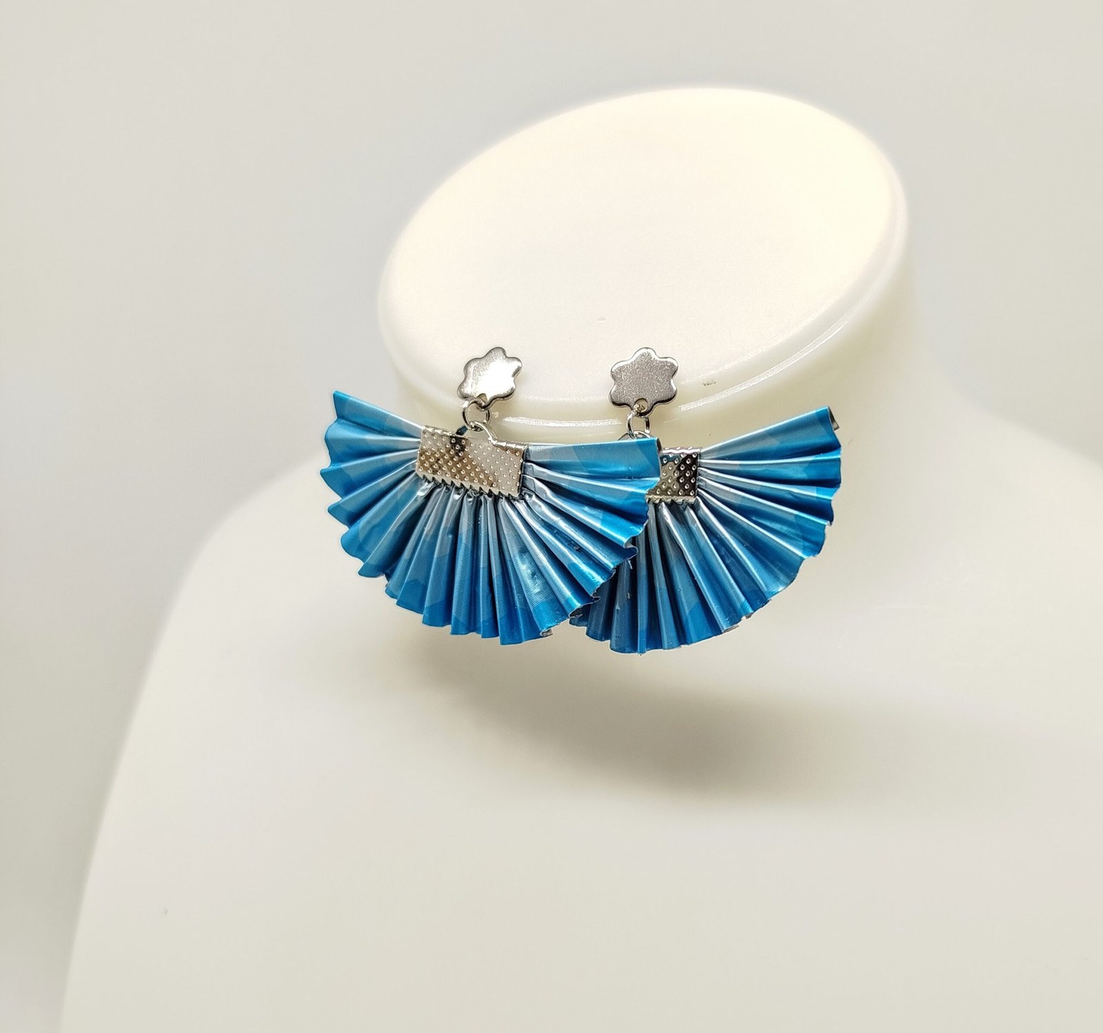 Boucles d'Oreilles Capsule Éventail bleu clair