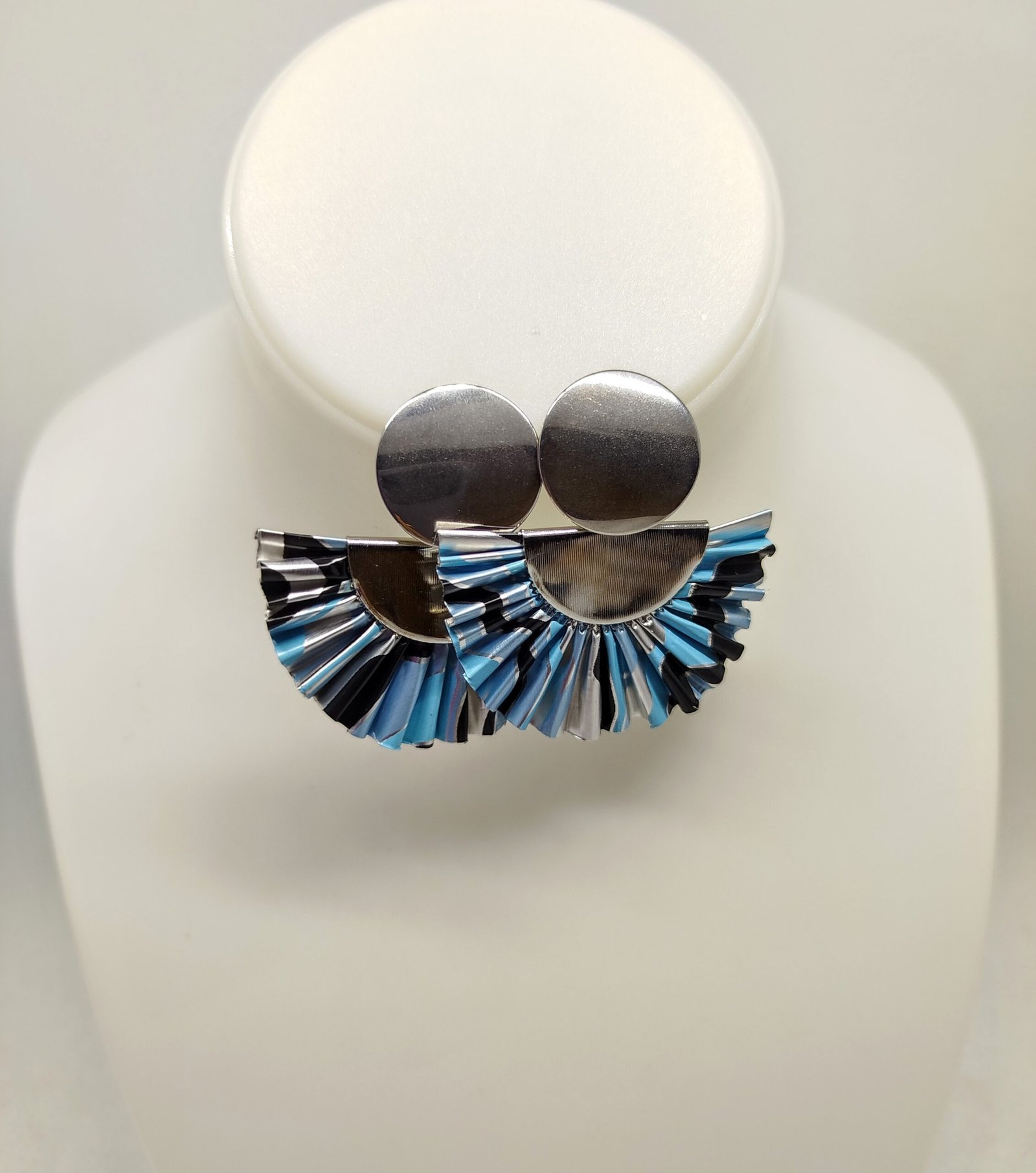 Boucles d'Oreilles Capsule Éventail bleu et noir