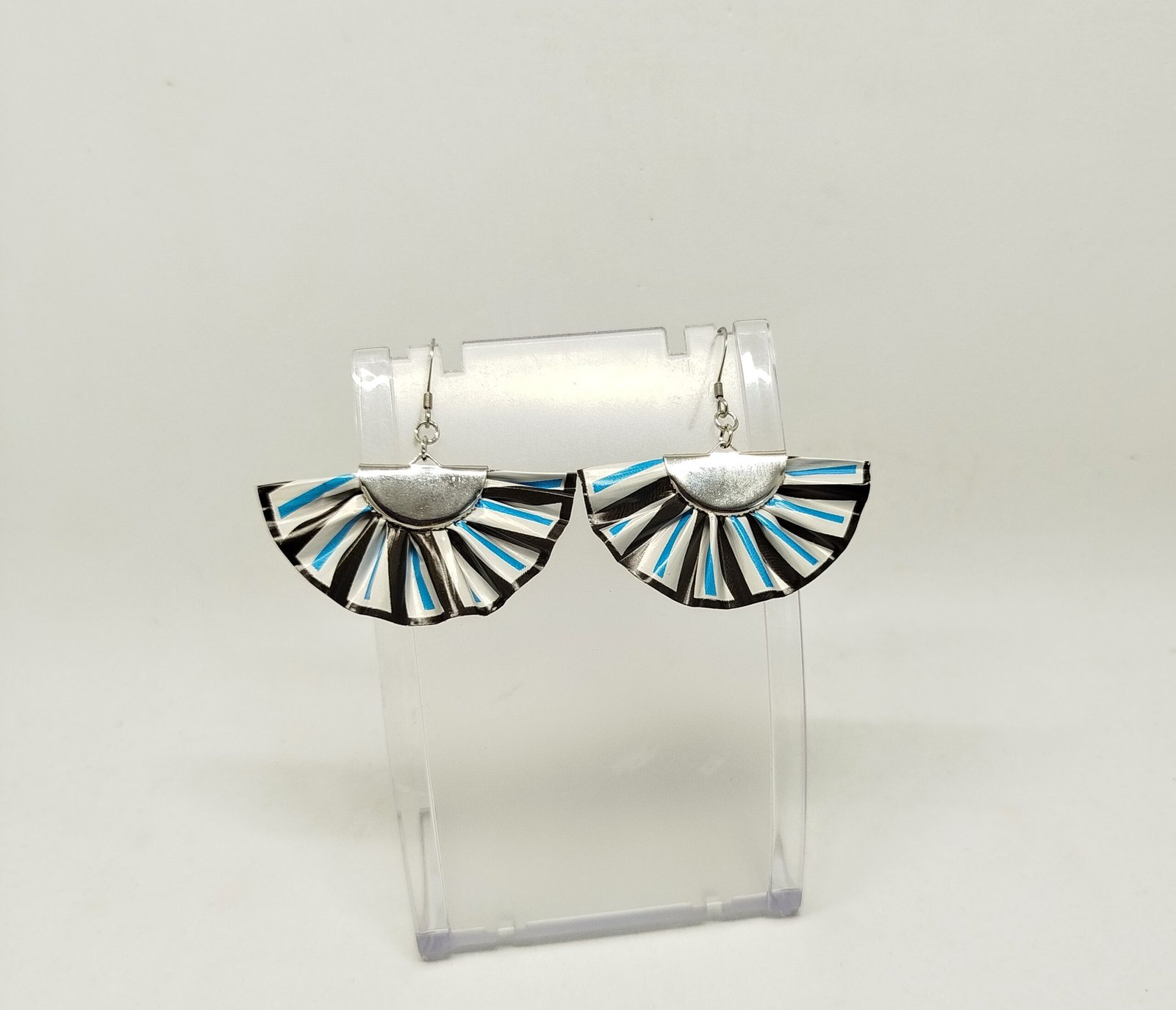 Boucles d’oreilles éventail colorées bleu noir