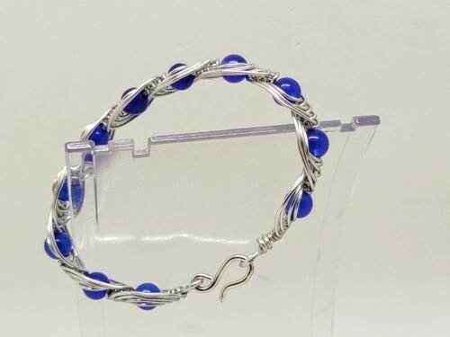 bracelet argenté et pierres calcédoine