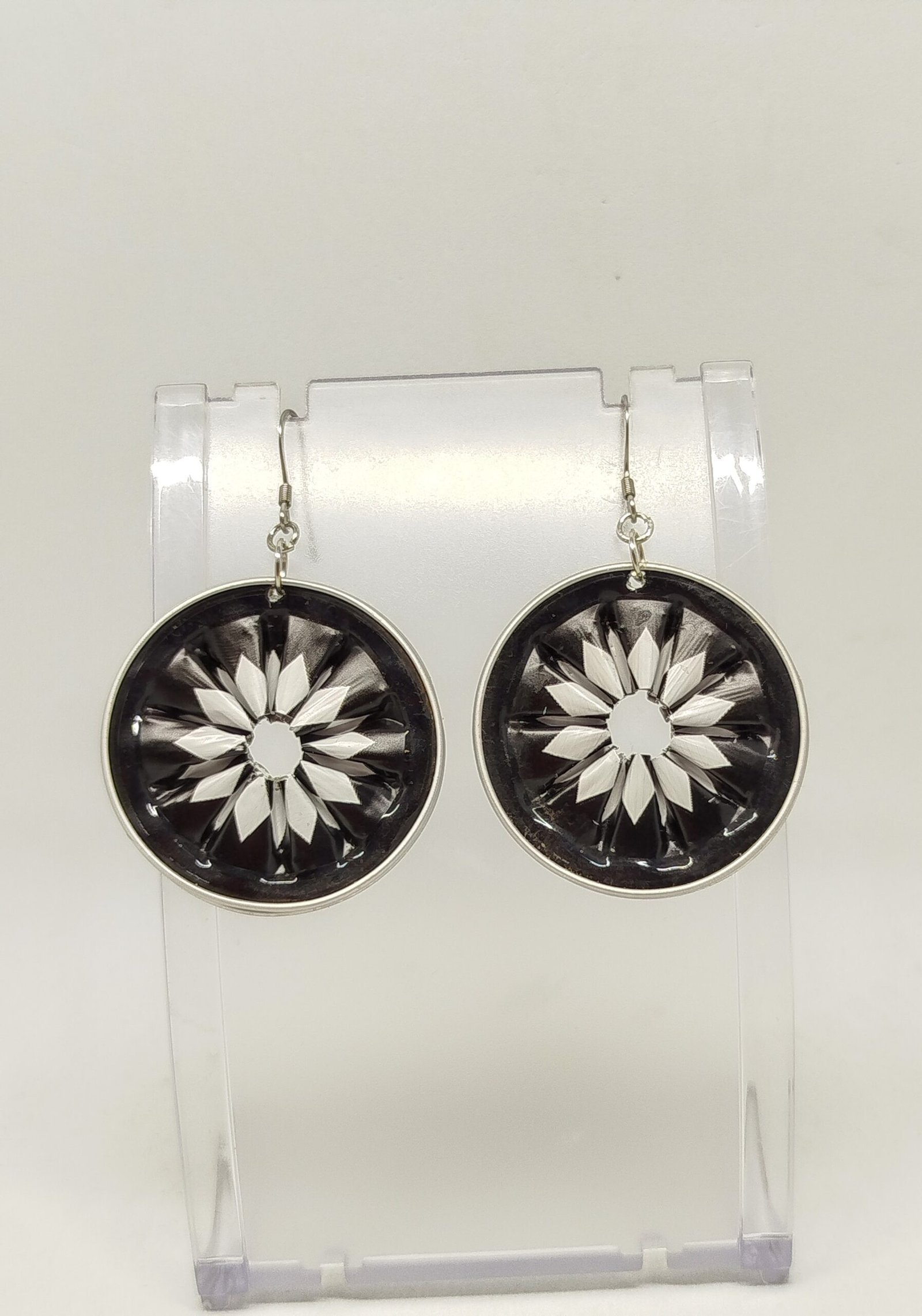 boucles d'oreilles en capsules de café noir