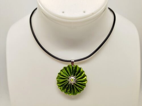 pendentif chic et écologique en capsules de café verte
