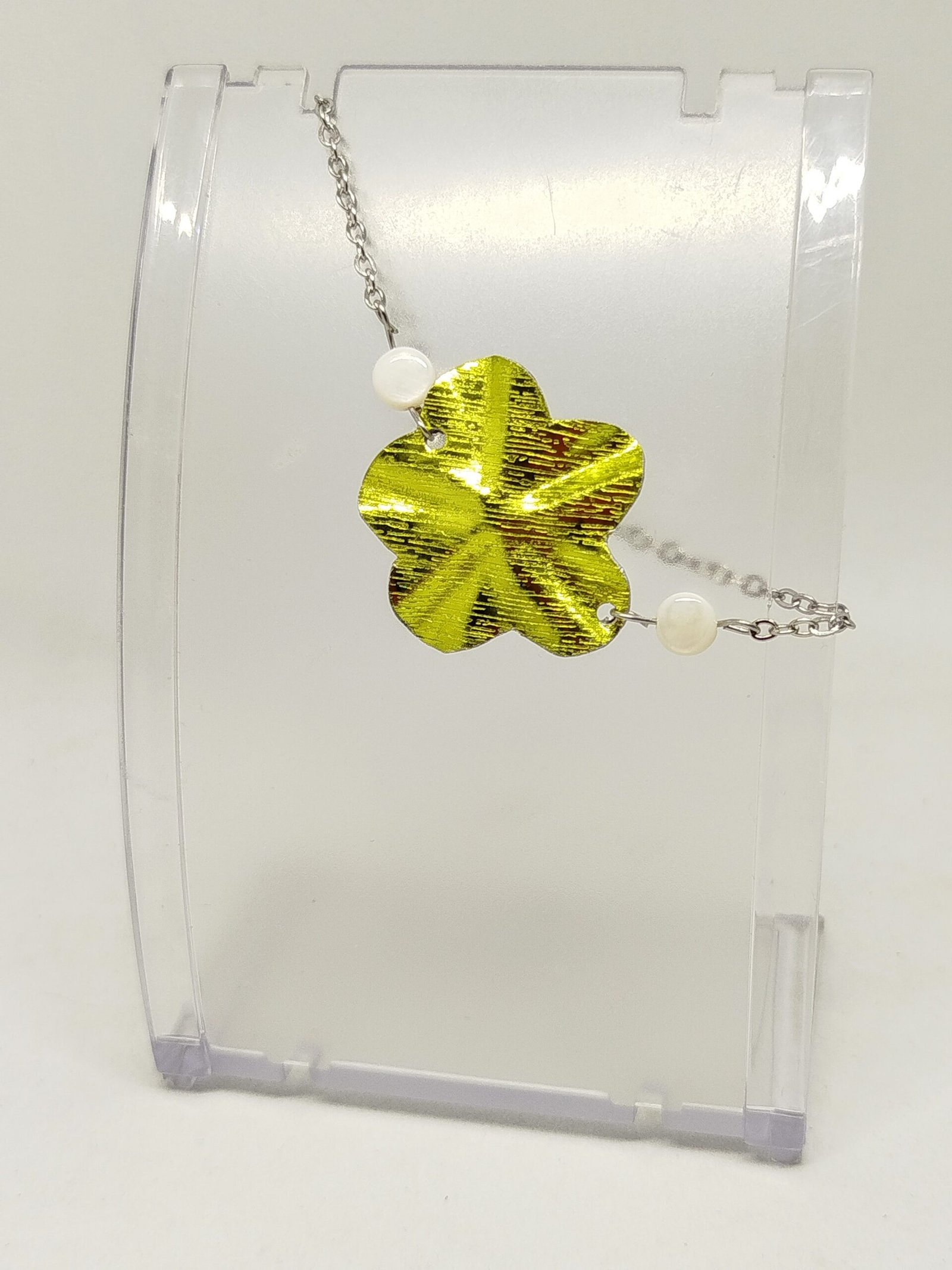 bracelet en fil aluminium large vert pomme en forme de fleur