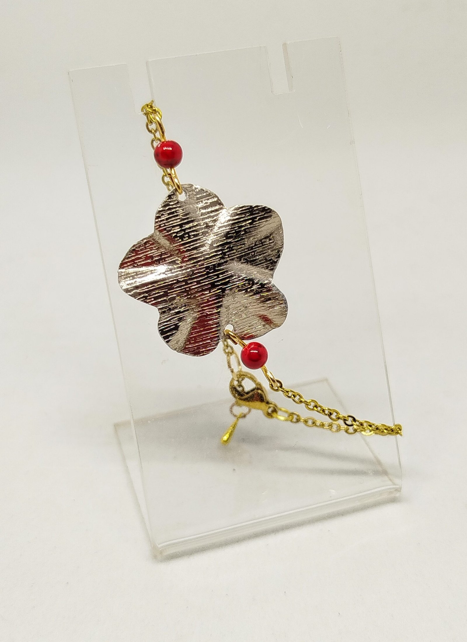 Élégante Fleur Design bracelet en fil aluminium couleur champagne pierre howlite rouge