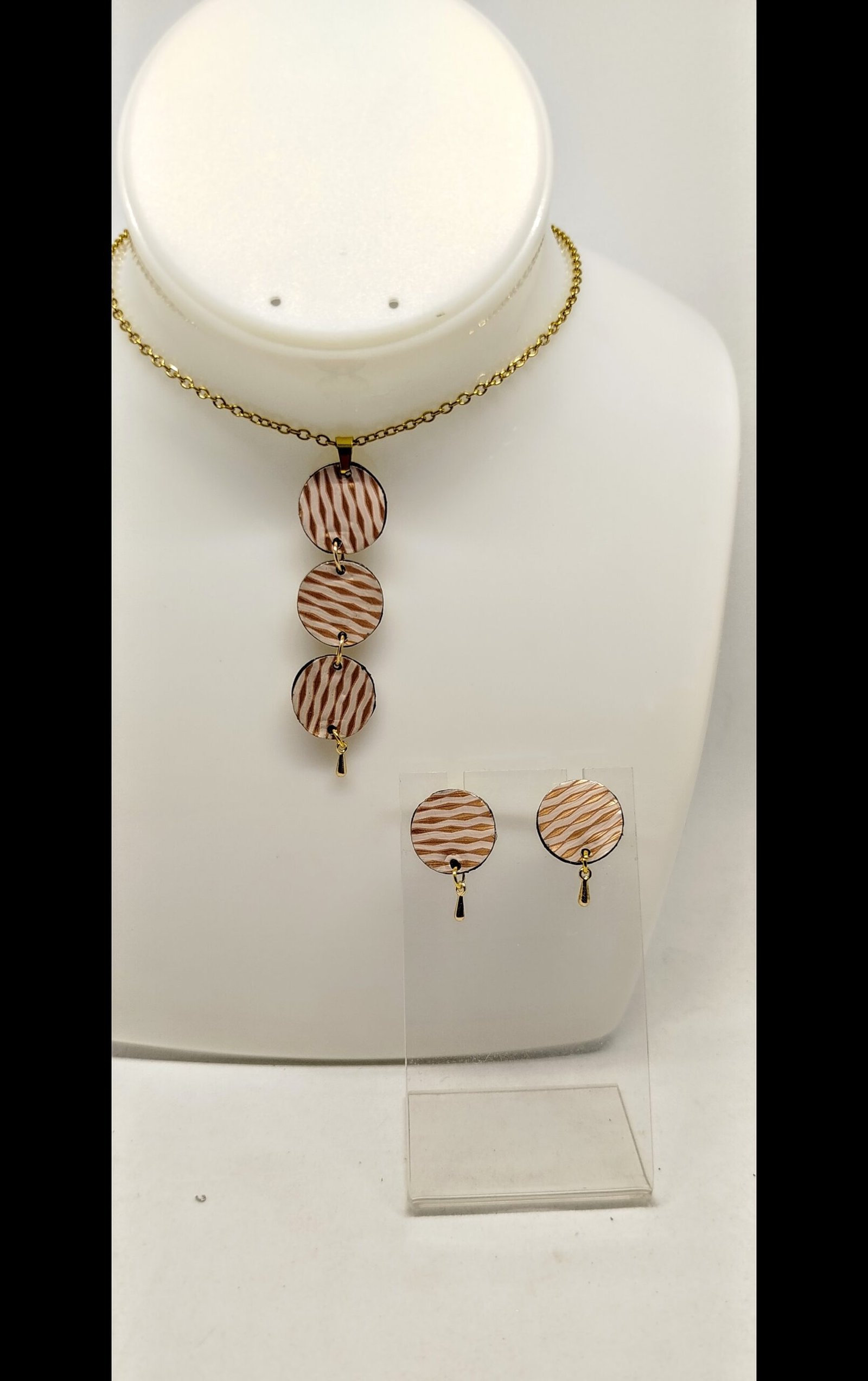 Parure Élégante en Beige