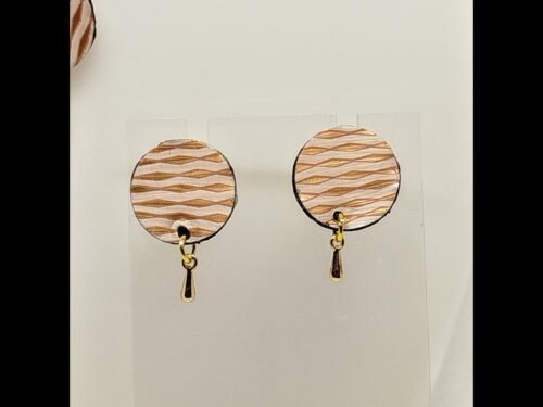 clous d'oreilles Élégantes en Beige