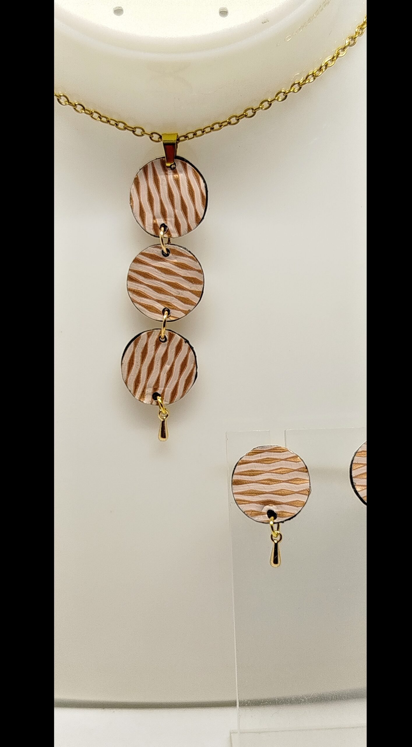 collier Élégante en Beige
