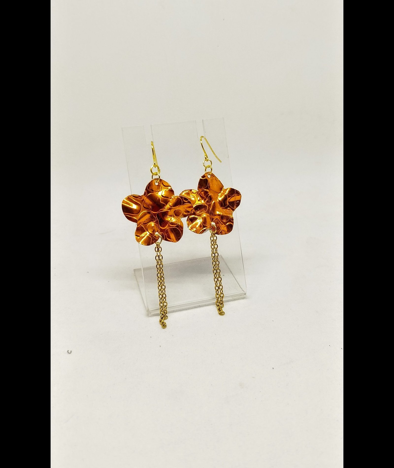 boucles d'oreilles en fil aluminium orange en forme de fleur