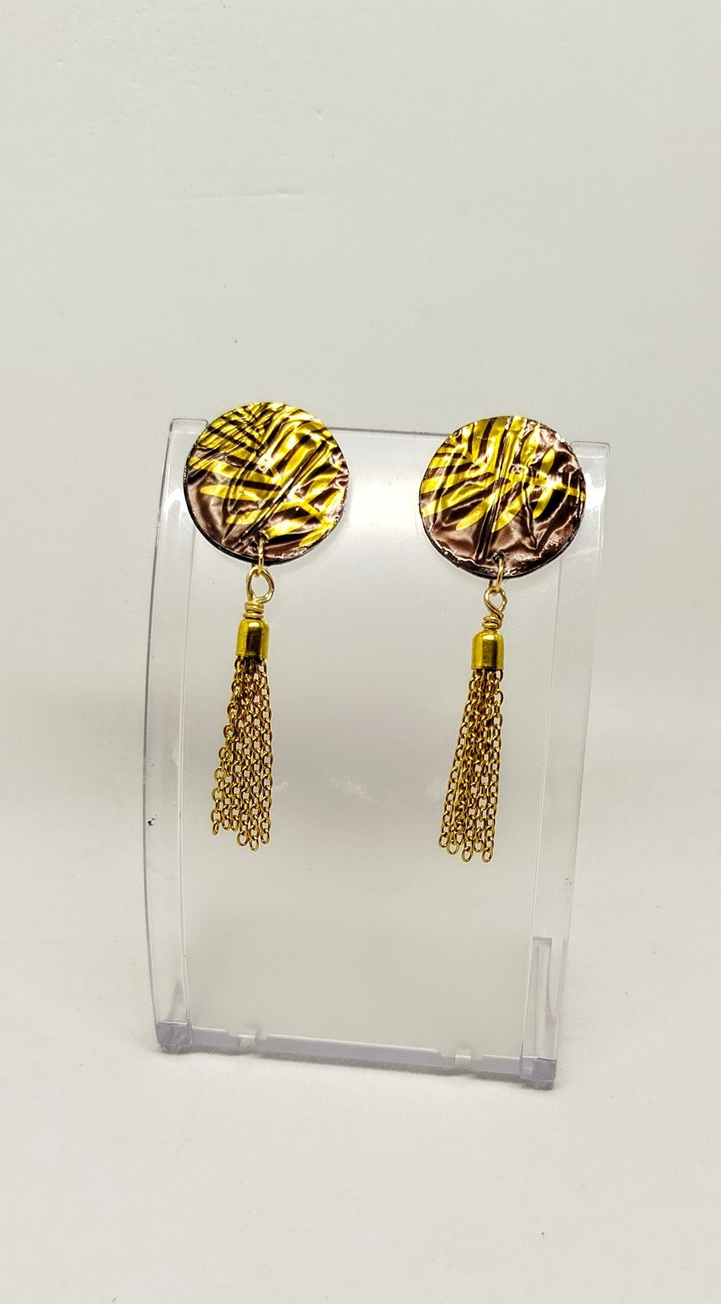 boucles d'oreilles en capsules nespresso marron/doré et pompon chaîne doré
